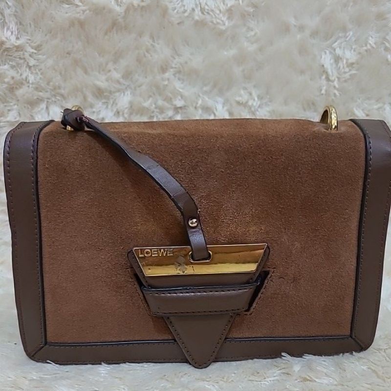 preloved sling bag LOEWE