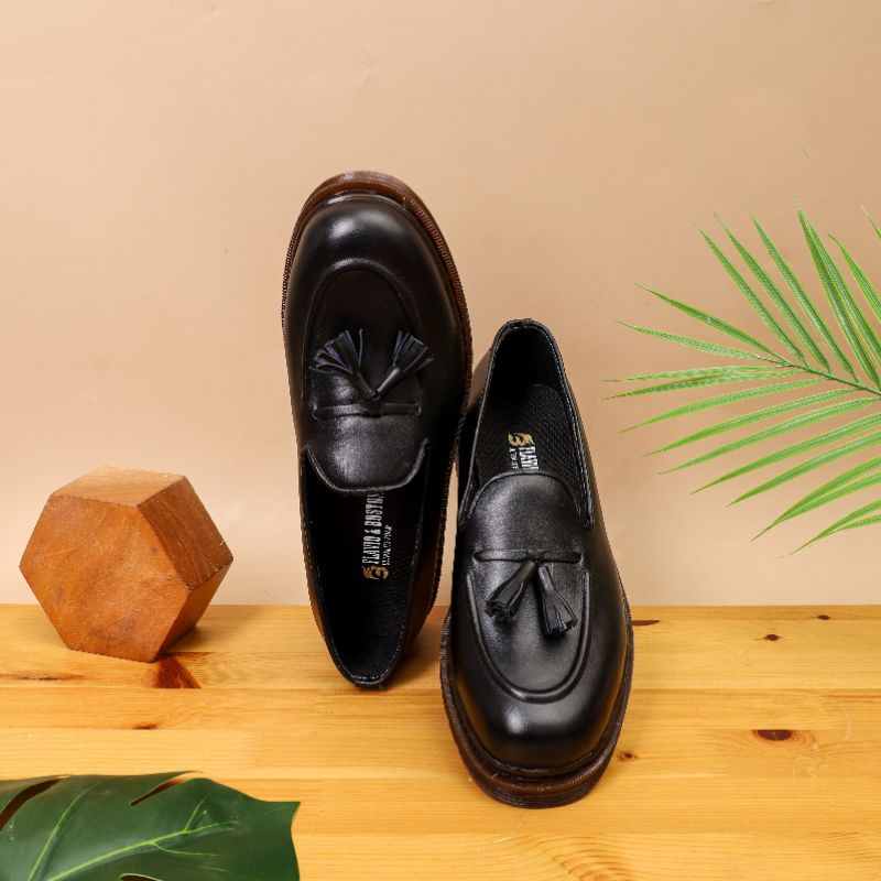 sepatu loafer tassel pria wanita sepatu couple sepatu kulit asli sepatu pantofel pria wanita sepatu tassel docmart style  flavio boston  montera