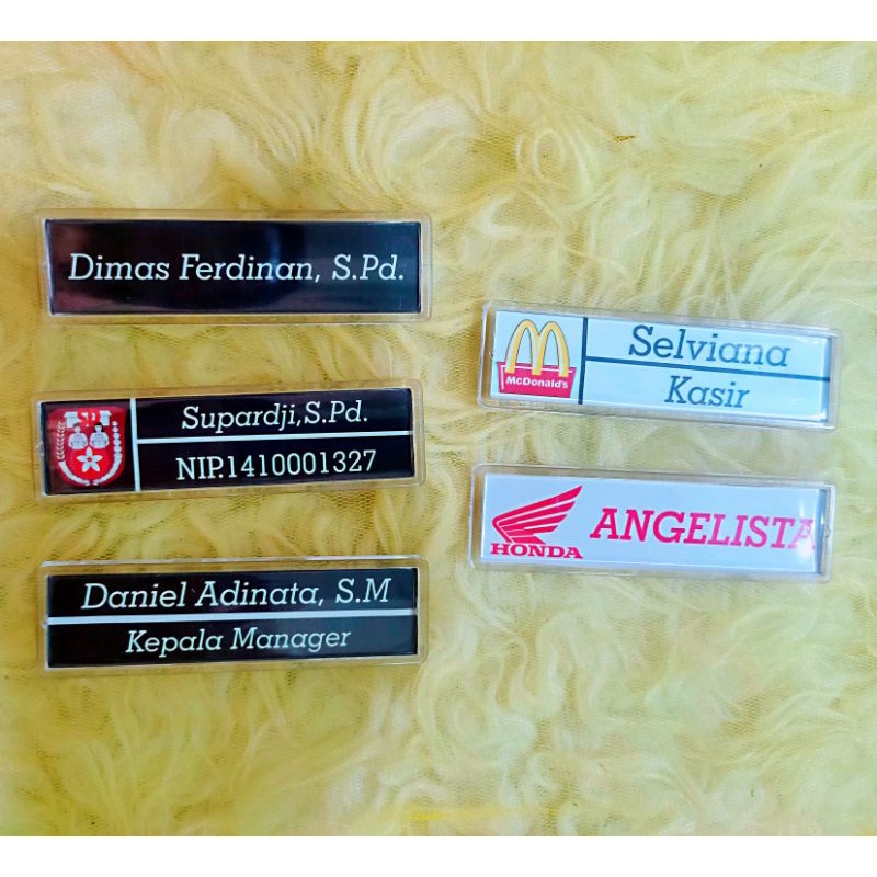 

Nama dada custom / nama dada aklirik / name tag / pin nama