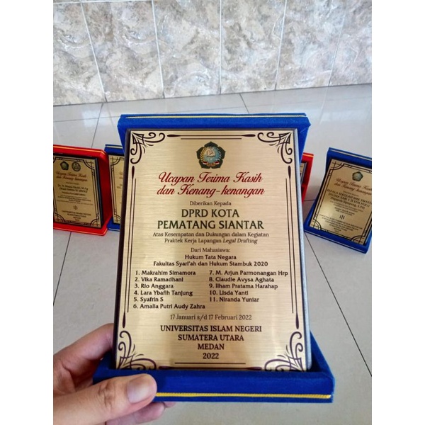 Plakat Kayu Souvenir Cinderamata