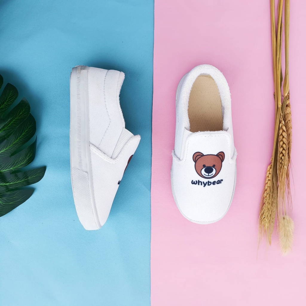 Sepatu slip on anak motif bear putih