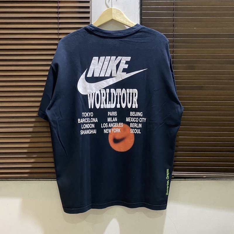 Kaos Nike World Tour & Undefeated Second