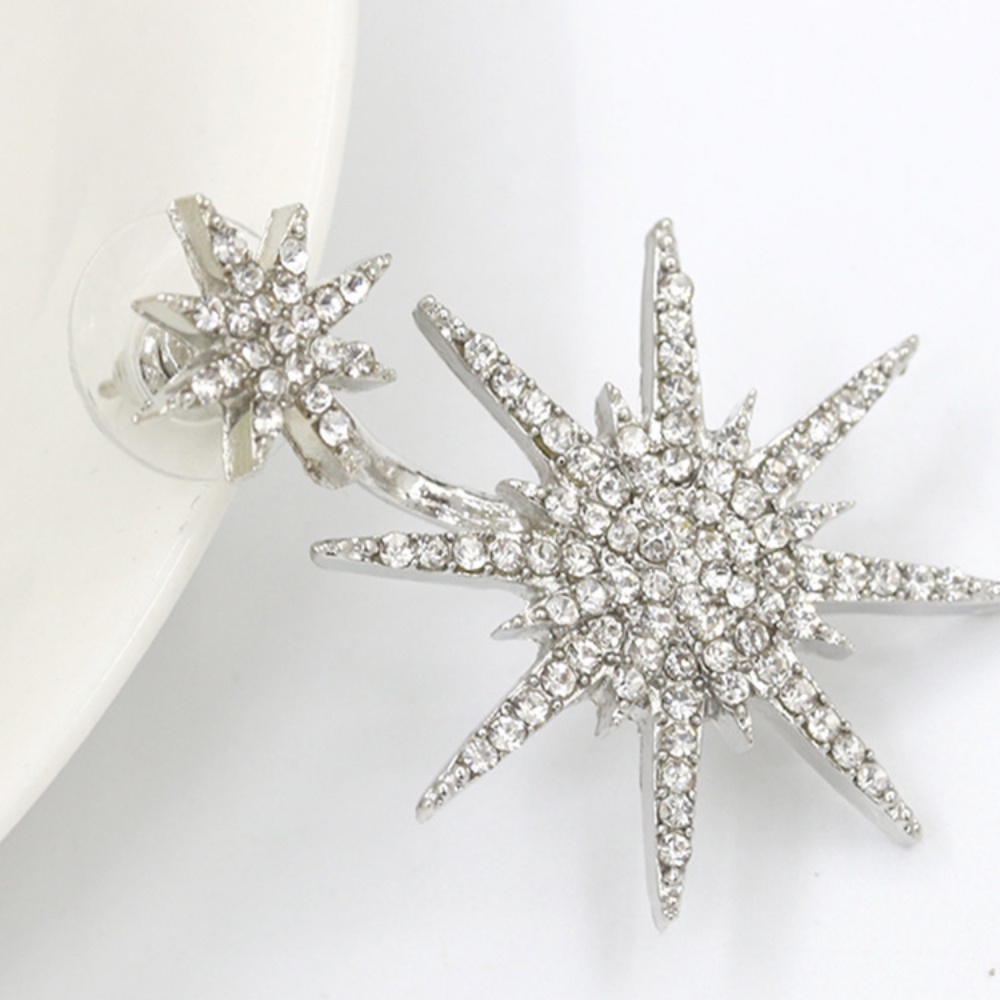 Anting Tusuk Gantung Desain Snowflake Hias Berlian Gaya Eropa / Amerika Untuk Wanita