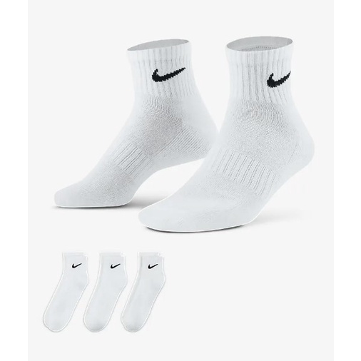 Kaos kaki Nike Everyday Cushioned Di atas matakaki NK010 Hitam putih