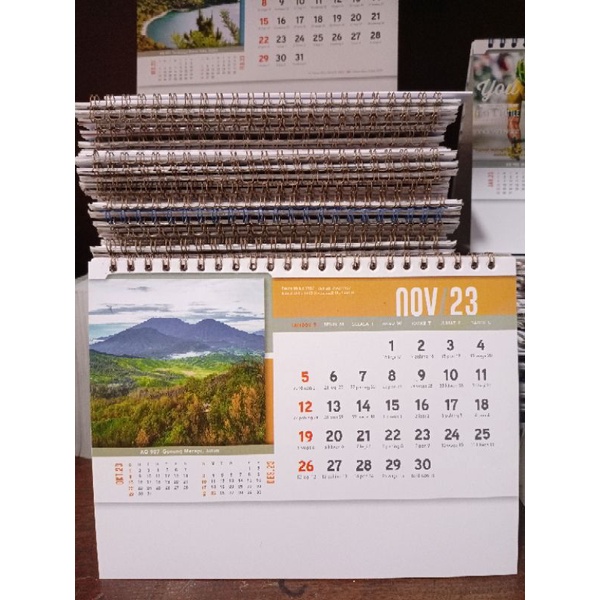 

kalender meja pemandangan Indonesia 2023