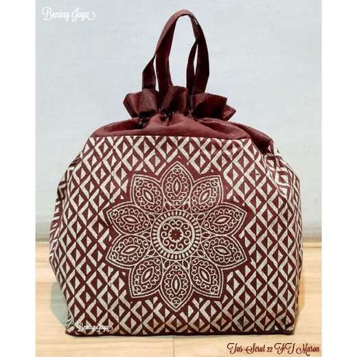 

Tas Hajatan Goodie Bag Serut 22 FT Full Maroon
