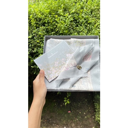 British Series Buttonscarves - Sky