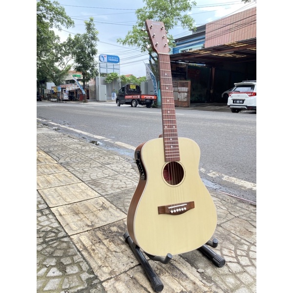 Gitar akustik elektrik 3/4 YAMAHA FG junior costume bandung murah meriah