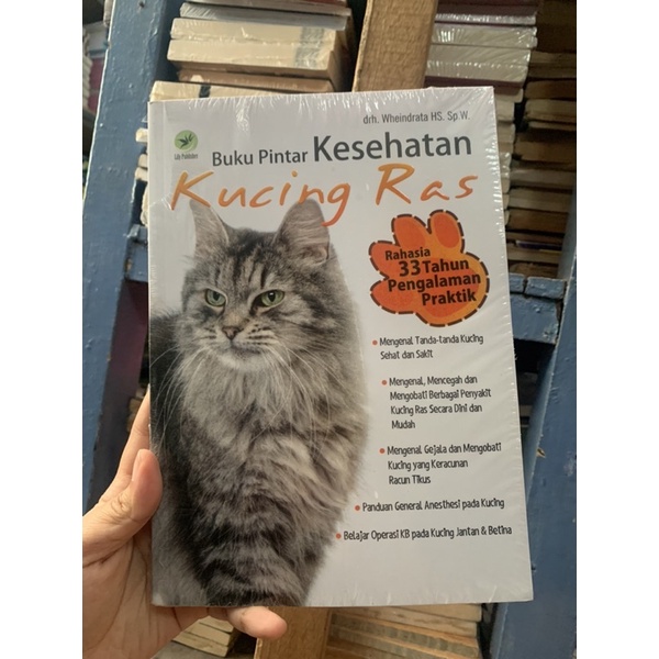 Buku pintar kesehatan kucing ras