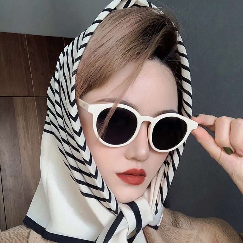 Roselife Kacamata Frame Bulat Warna Putih Gaya Vintage / Korea Untuk Wanita