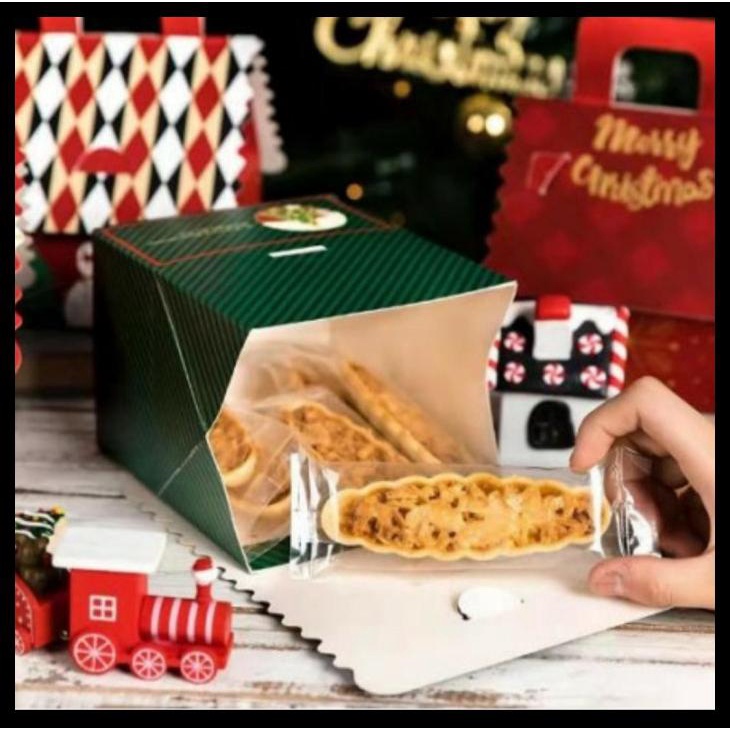 

CHRISTMAS HAMPERS 10PC KOTAK BOX NATAL COKLAT COOKIES CUPCAKE PERMEN KODE 712