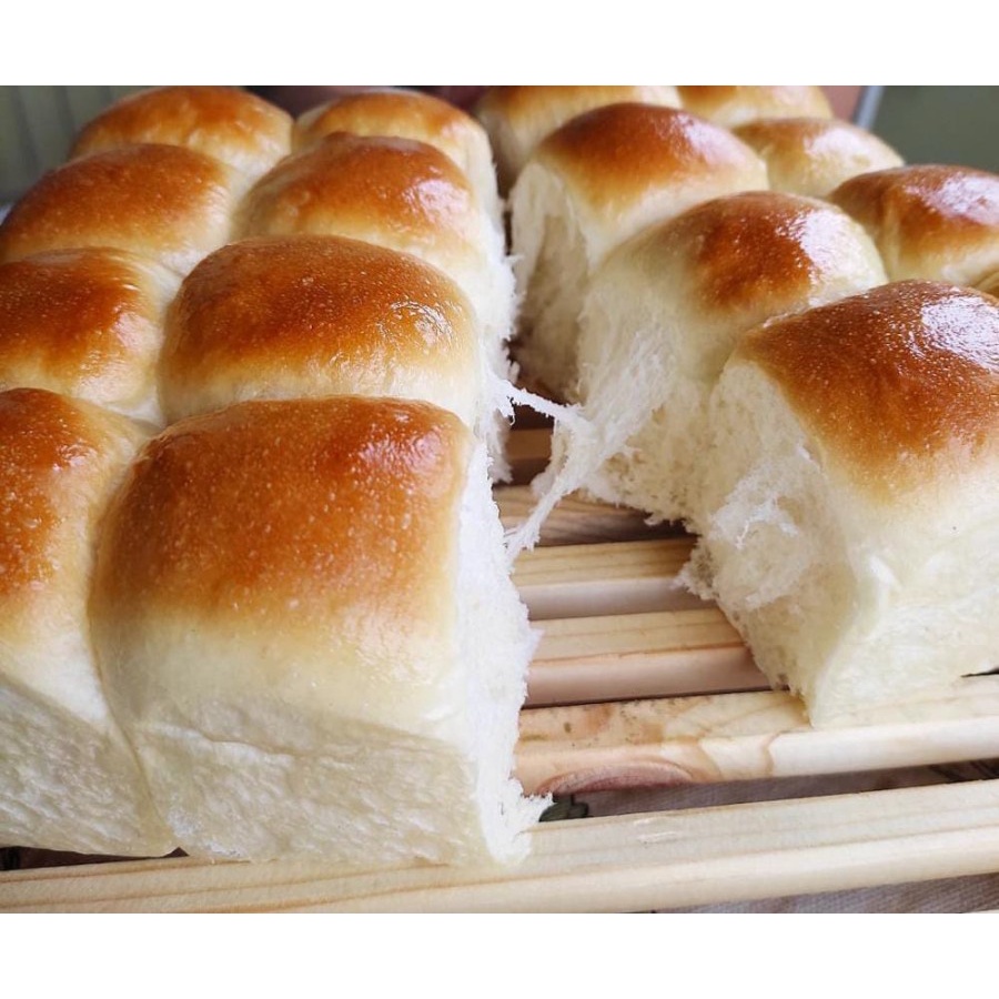 

Roti Kasur / Sobek / Glazed Milk Bun Polos Uk. 20 cm x 20 x 5 cm