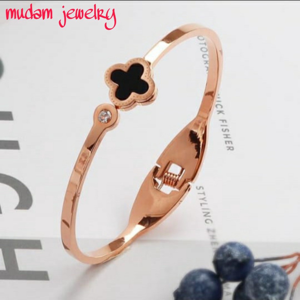 Gelang Bangle Model Bunga Semanggi Dengan Kristal Artifisial