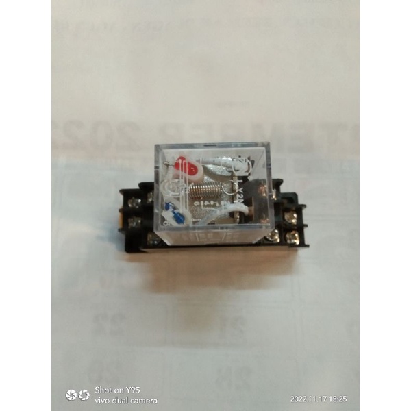 Relay LY2N AC 220V 8pin + Soket merek ZN jual per/5sett riley ly2n ac 220v