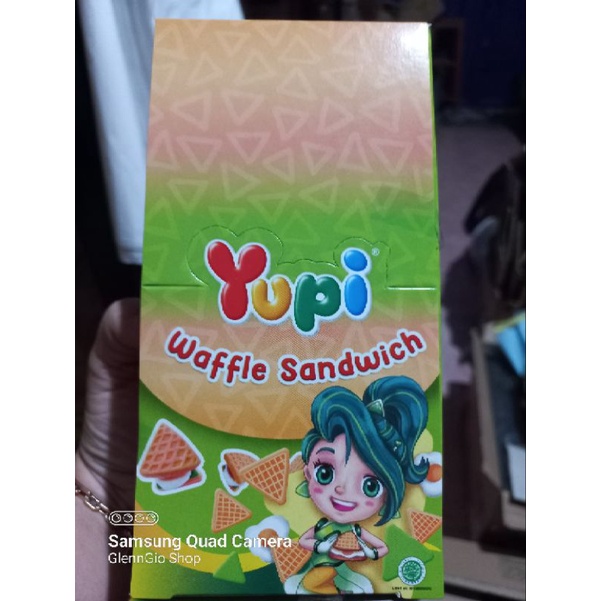 Permen Yupi Waffle Sandwich box isi 12 pcs