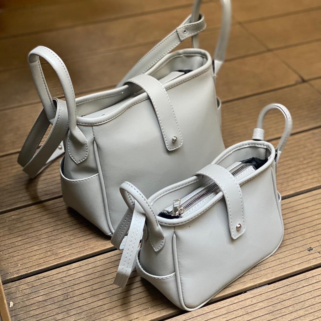Tas Sling Shoulder Wanita Model Terbaru November 2022 Anti Import Local Pride SCARLET Bag Original by Andari