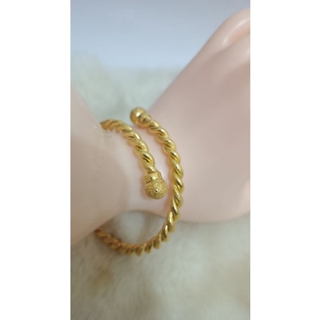 Gelang lilit tinju pasir lapis emas