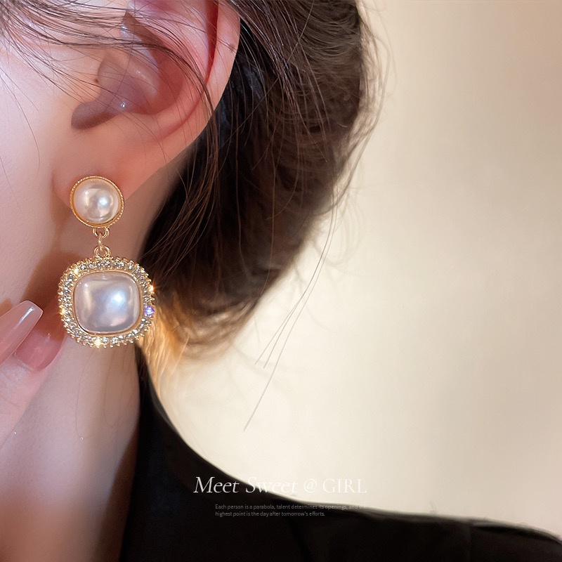 Anting S925 Silver Bentuk Persegi Aksen Kristal Mutiara Gaya Korea Untuk Wanita