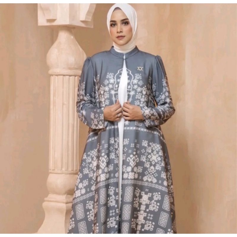 New Masrabiya outer wearing klamby Caviar size S minor