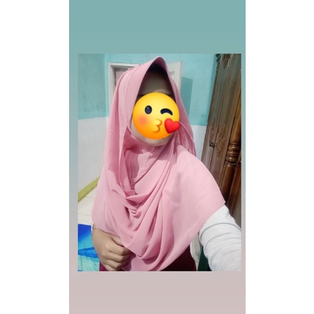Zaura hijab