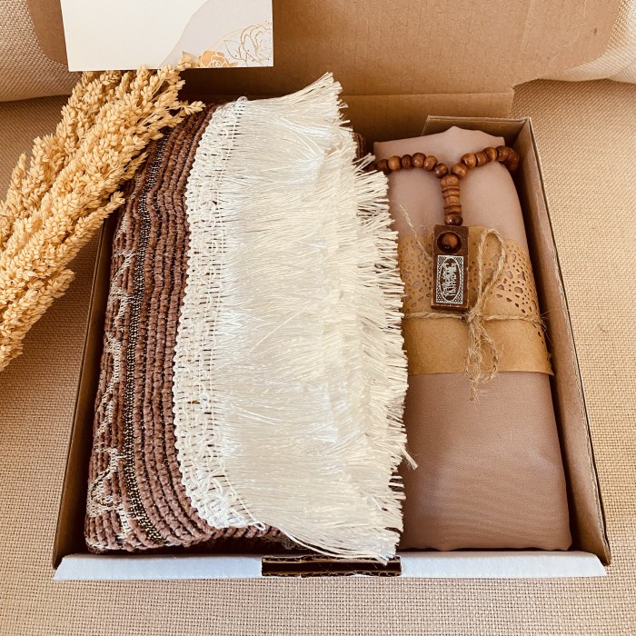 

(COD) Hampers sajadah jilbab | kado | hadiah | kado ulang tahun | bingkisan