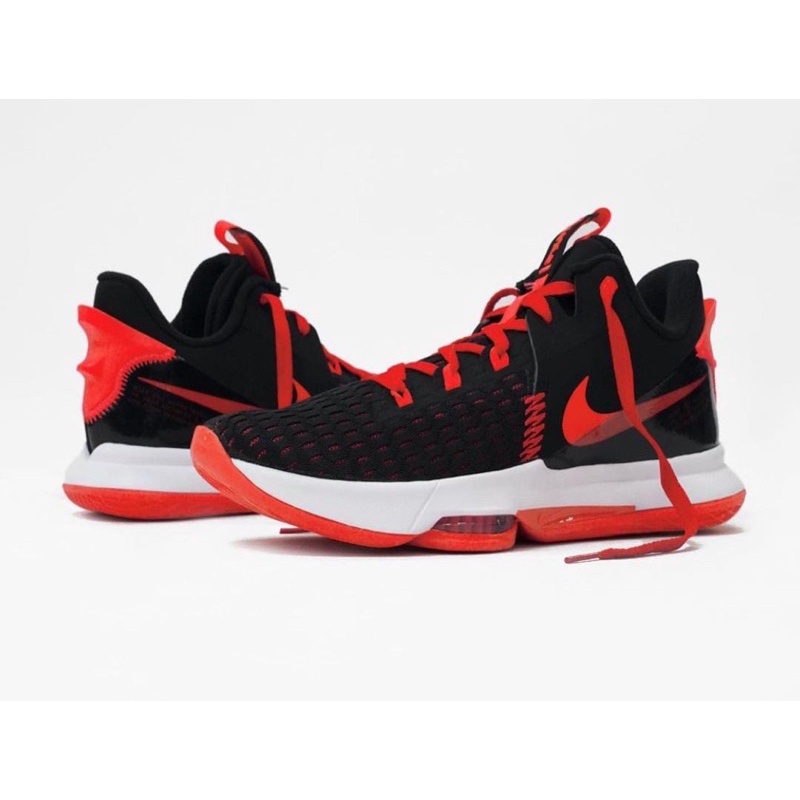 SEPATU BASKET LEBRON WITNESS V BRED