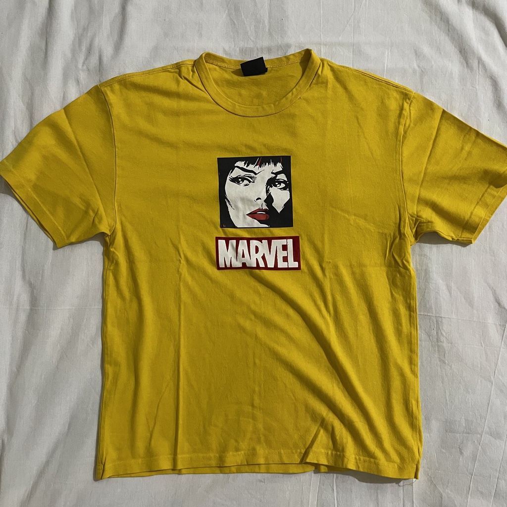 Kaos Marvel Comics x MTEE - Full Tag Second Thrift Original (Like New Product)