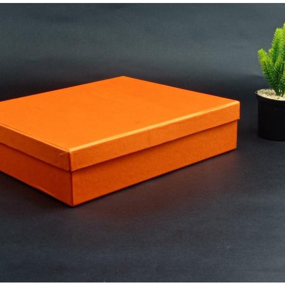 

Hard Box Exclusive uk. 35 cm x 25 cm x 8 cm - Merah