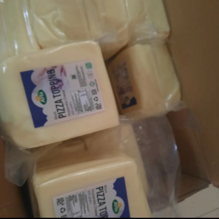

T0P KEJU MOZARELLA ARLA 1KG/MOZZARELLA CHEESE NICE