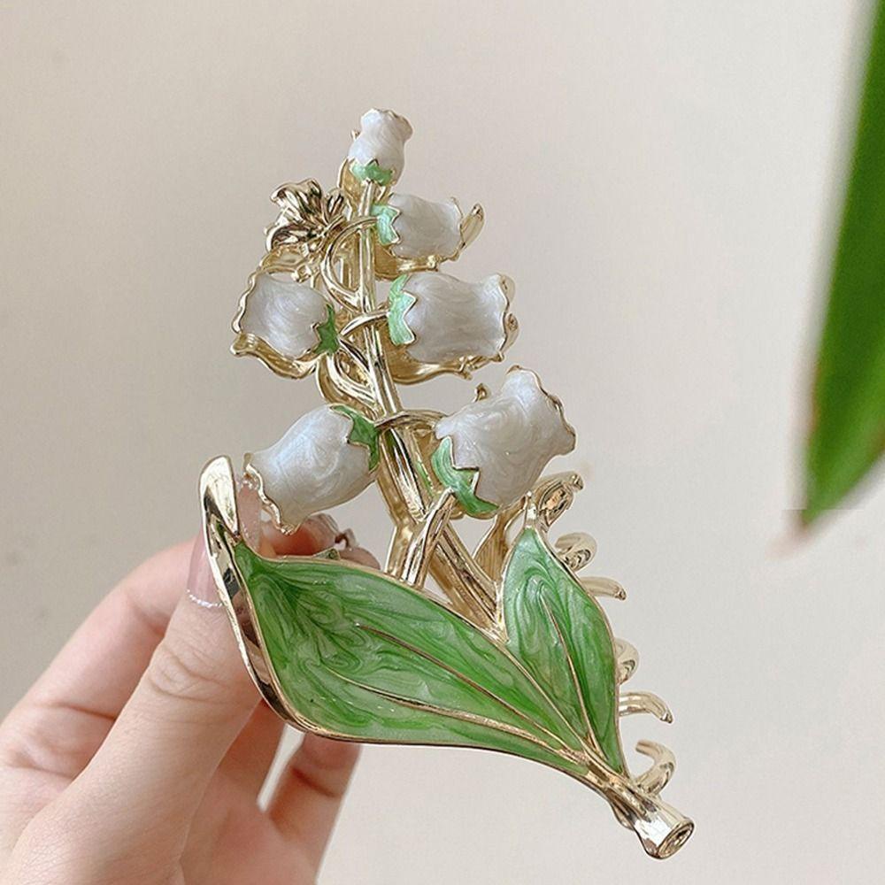 Agustina Flower Hair Claw Sweet Simple Vintage Jepit Rambut Untuk Anak Perempuan Hiu Klip Ponytail Holder Untuk Wanita Korean Style Hair Clip