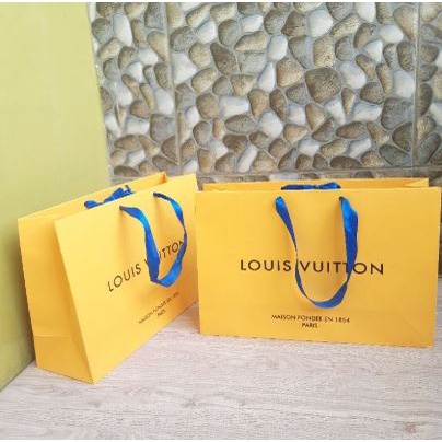 

Paperbag Branded Pembungkus Kado Hadiah Bermerk LOUIS VUITTON