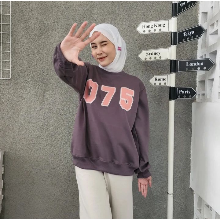 Sweater Crewneck Oblong NUMBER Oversize Outerwear Pria Wanita Desain Simple Kasual Korean Look Style