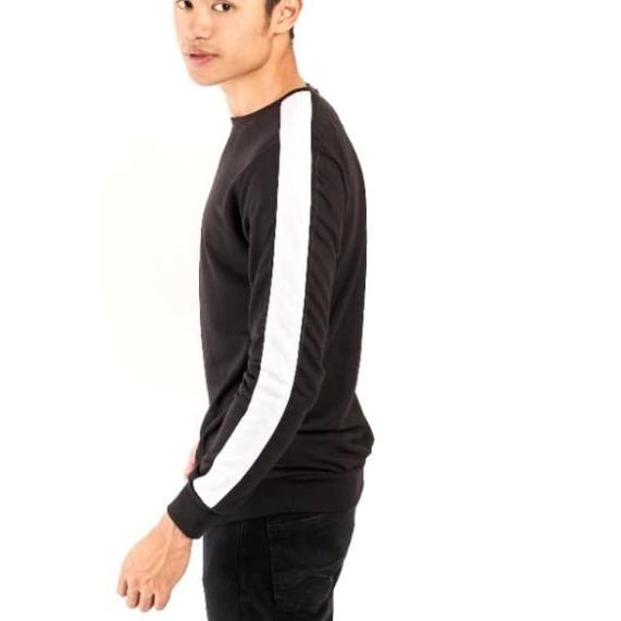Sweater pria lengan panjang hitam list putih