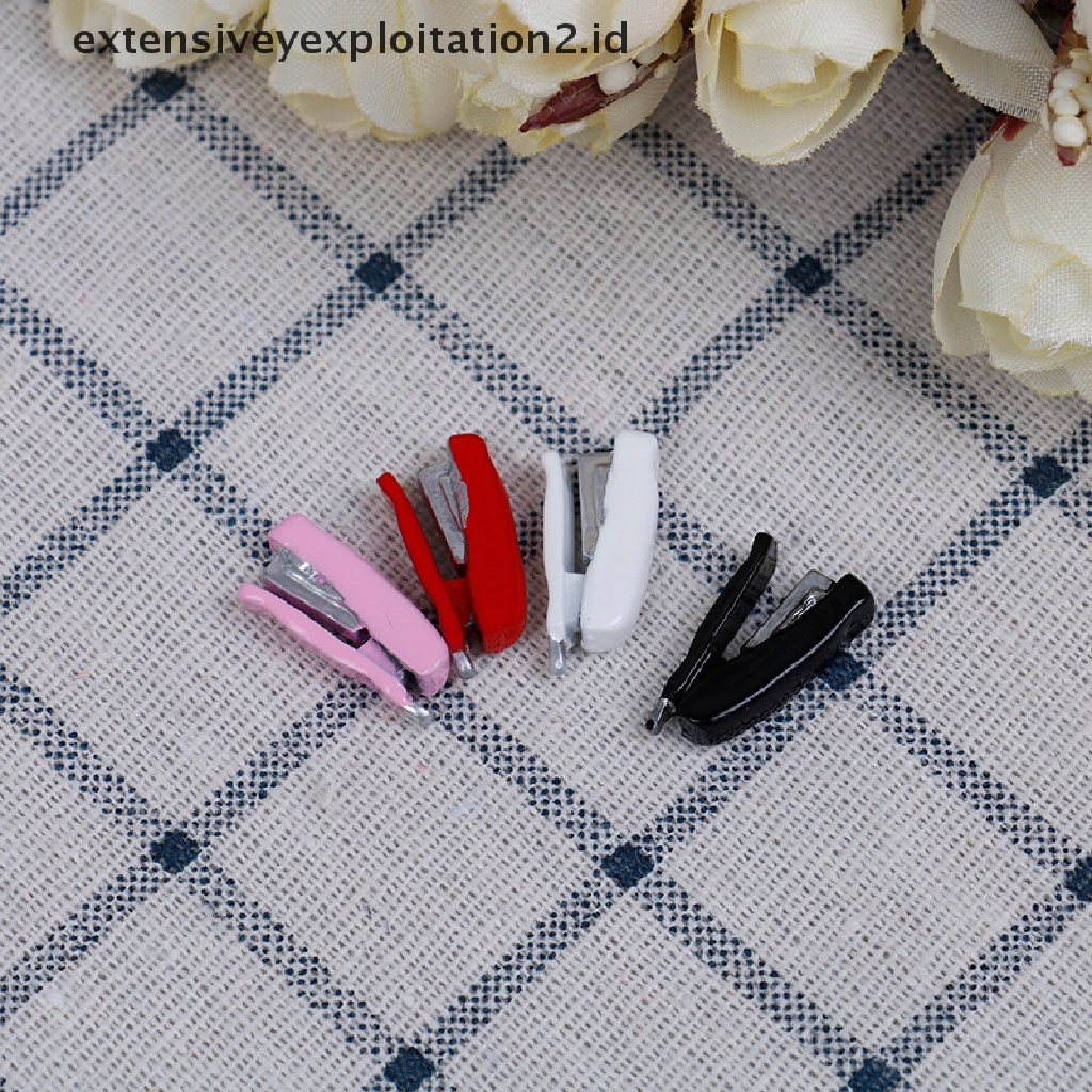 Miniatur stapler Bahan metal Untuk Rumah Boneka Skala 1: 12