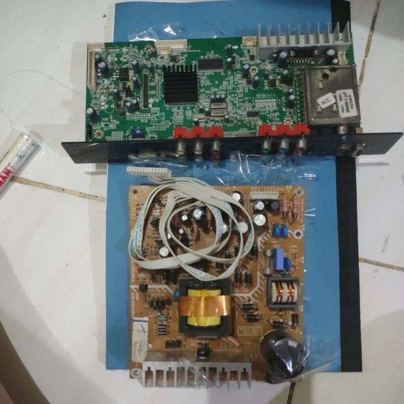 MB dan PsU polytron plm32b21