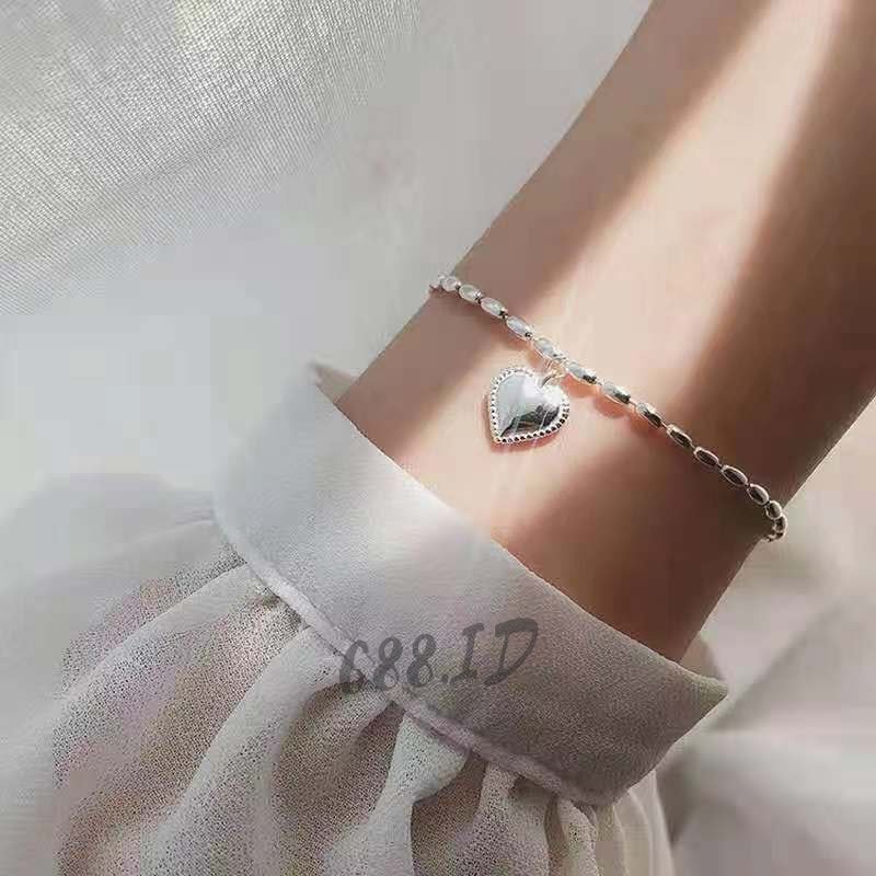 Gelang Rantai Wanita Model Love Hati Cantik Warna Silver Gaya Korea GL 24