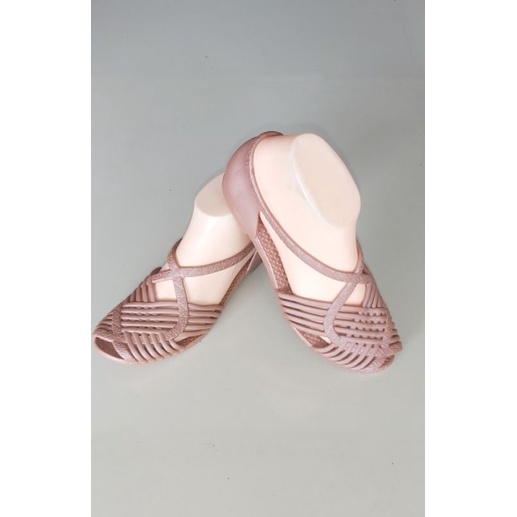 Sepatu Sandal Karet Wanita Q2840 Karet Lentur Empuk Anti Selip
