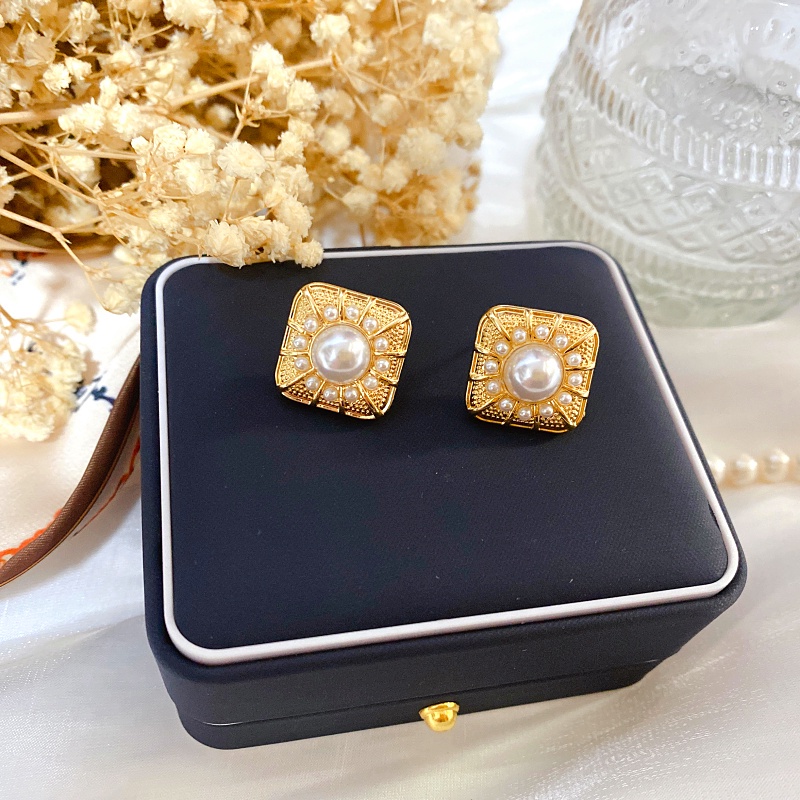 Anting Stud Tindik Hias Mutiara Gaya Retro Untuk Wanita