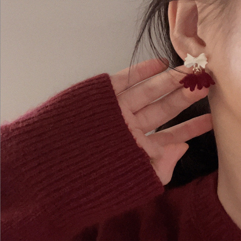 Anting Tusuk Gantung Wanita Bahan Velvet Desain Bungapita Merah Anggur Gaya Musim Gugurdinginnatal