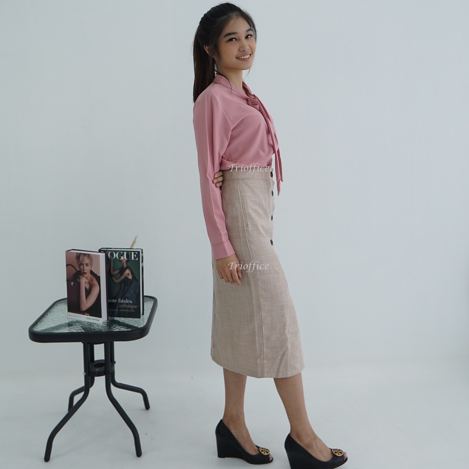 Rok Span Model Kancing Belahan Depan Linen Midi 7/8