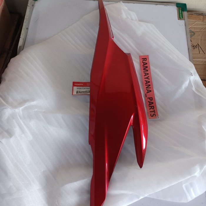 COVER BODY KANAN MERAH VARIO 125 HELM IN FI 83500KZR600CSR