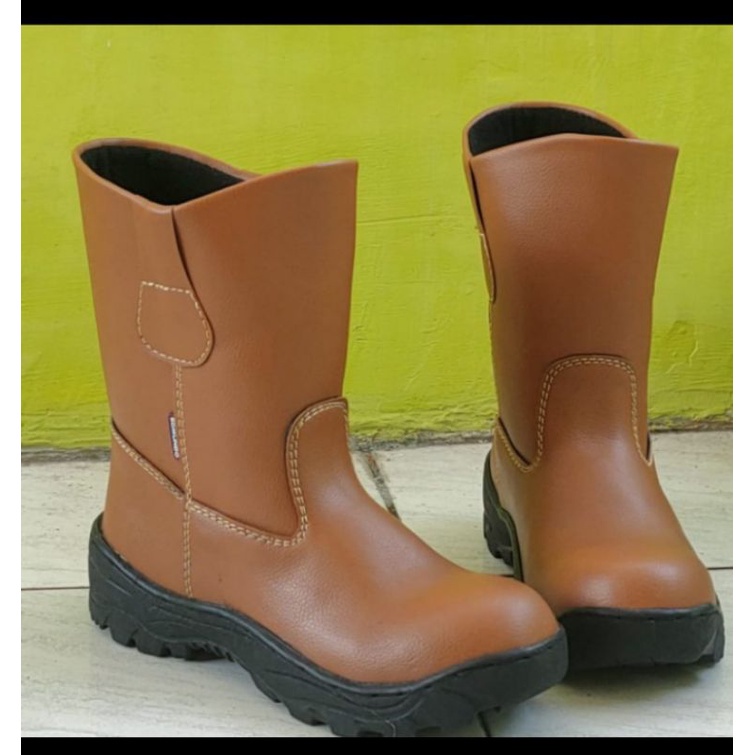 sepatu safety boots