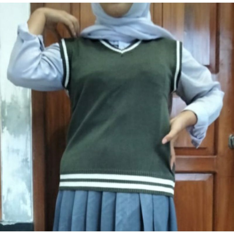 ROMPI VEST RAJUT PRIA WANITA STYLE KOREA BAJU ATASAN SERAGAM MOTIP LIST PUTIH