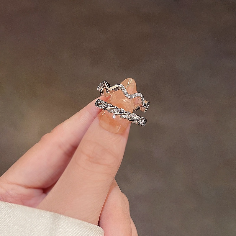 2pcs / Set Cincin Model Terbuka Bahan Titanium Steel Warna Silver Hias Zircon Berlian Imitasi Gaya Korea Untuk Wanita