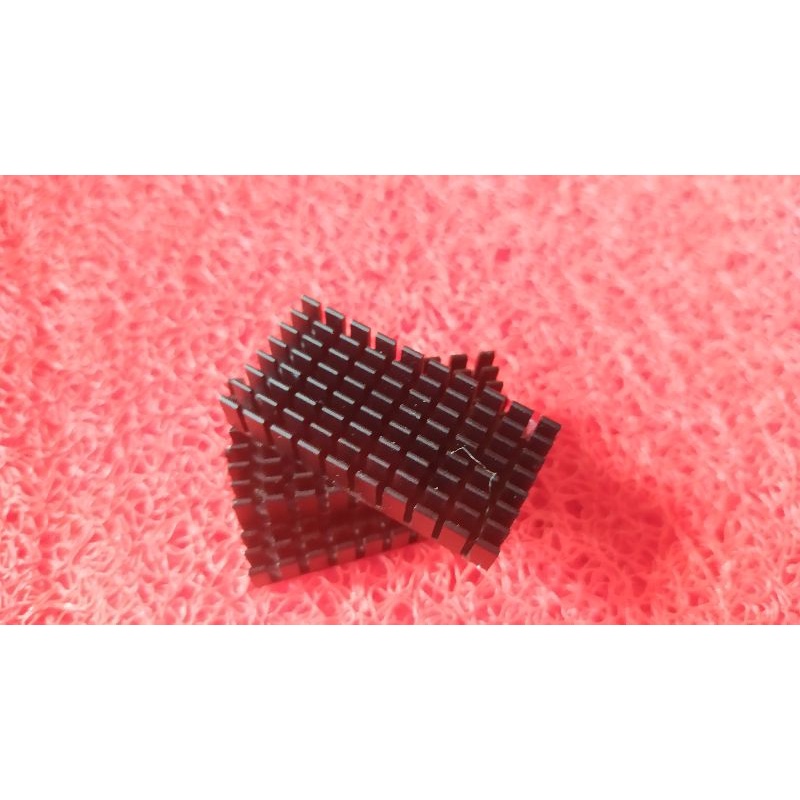 pendingin/heatsink sirip