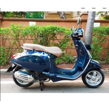 Pilox Diton Premium Vespa Midnight Blue 9484 400ml Warna Biru Tua Gelap Metalik Pespa 9484**