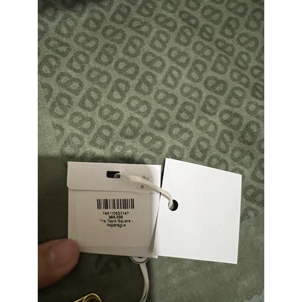 Buttonscarves Tapis Square Asparagus new