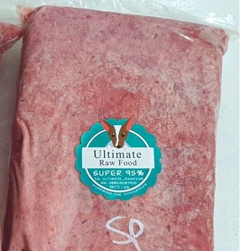 Raw food kualitas super 85% daging ayam. Tulang giling halus. Pakan anjing dan kucing. Puppy dog /