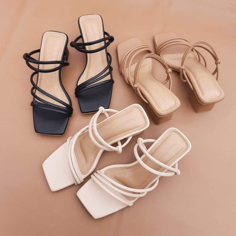 Sendal Heels Wanita Terbaru Kekinian 2022 Sandal Kondangan Ibu Ibu Hils Kerja Wisuda Bisa Cod Sendal