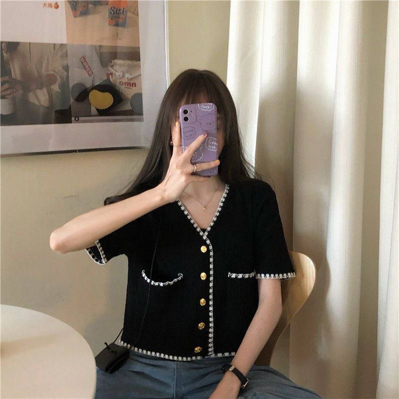 FIONA Mini Sweater Wanita V Neck Dengan Model Crop Top